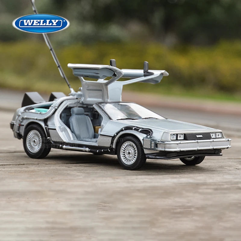 1:24 Diecast Model Car – Alloy Metal Collectible
