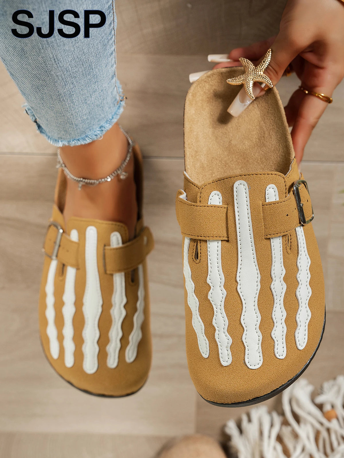 Women's New Half-Slip Halloween Trendy Skeleton Print Slip-On Design Sandals, Closed-Toe Low-Top Buckle Strap Casual Slippers, Suitable for Indoor and Outdoor Wear, Spring, Summer, and Autumn, Unique Street Style Minimalist D
