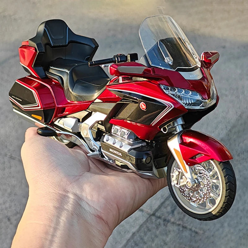 1:11 Diecast Motorcycle – Alloy Model with Sound & Light