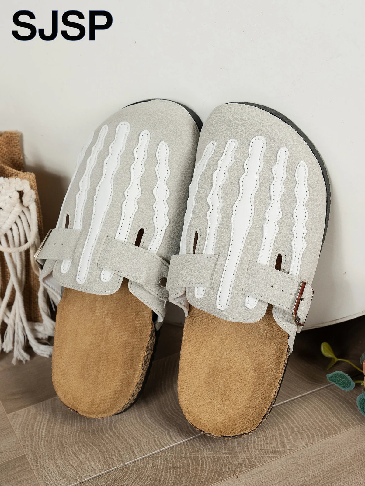 Women's New Half-Slip Halloween Trendy Skeleton Print Slip-On Design Sandals, Closed-Toe Low-Top Buckle Strap Casual Slippers, Suitable for Indoor and Outdoor Wear, Spring, Summer, and Autumn, Unique Street Style Minimalist D
