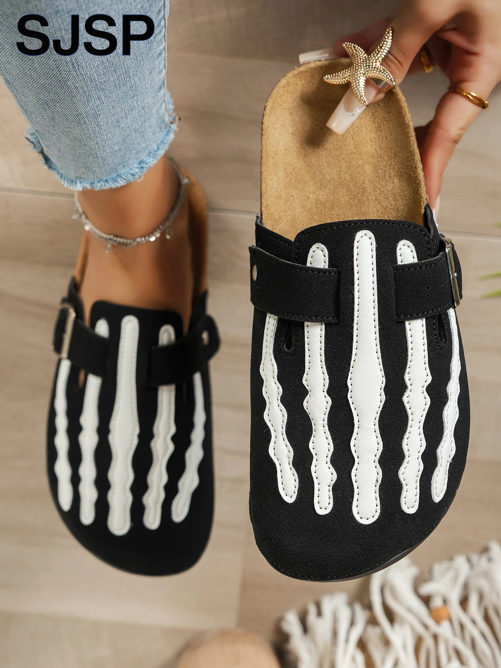 Women's New Half-Slip Halloween Trendy Skeleton Print Slip-On Design Sandals, Closed-Toe Low-Top Buckle Strap Casual Slippers, Suitable for Indoor and Outdoor Wear, Spring, Summer, and Autumn, Unique Street Style Minimalist D