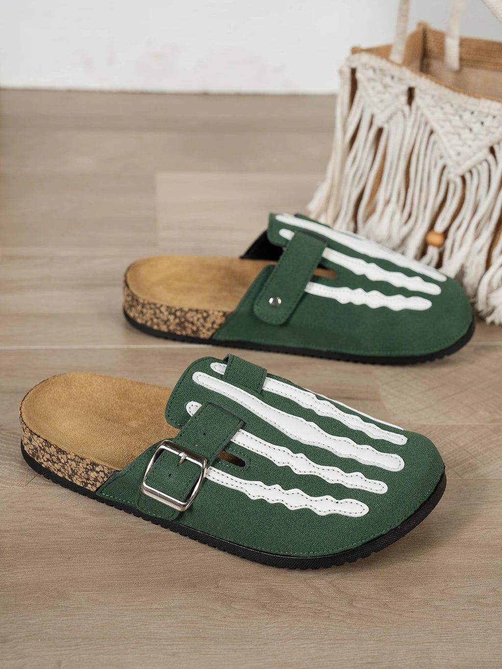 Women's New Half-Slip Halloween Trendy Skeleton Print Slip-On Design Sandals, Closed-Toe Low-Top Buckle Strap Casual Slippers, Suitable for Indoor and Outdoor Wear, Spring, Summer, and Autumn, Unique Street Style Minimalist D