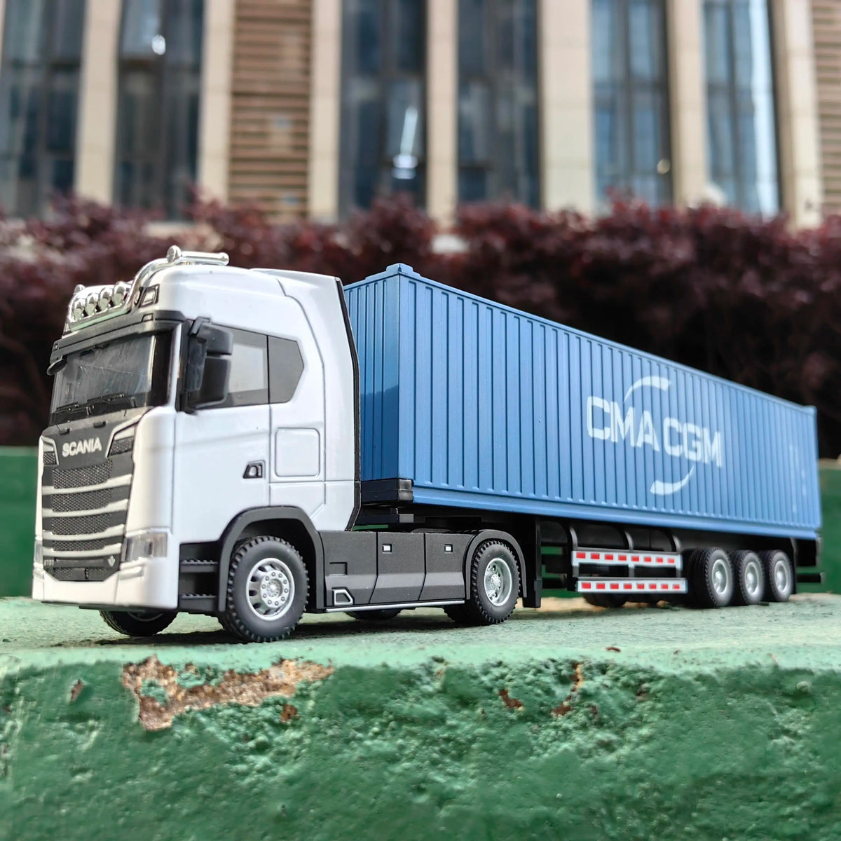 1/50 Simulation Large Truck Toy Car Model Alloy Diecast Transport Container Vehicle Car For Boy Gifts with Sound Light Pull Back