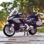 1:11 Diecast Motorcycle – Alloy Model with Sound & Light