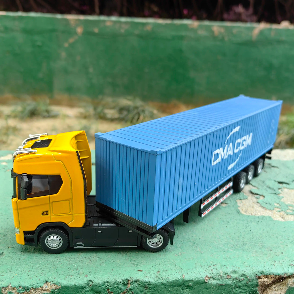 1/50 Simulation Large Truck Toy Car Model Alloy Diecast Transport Container Vehicle Car For Boy Gifts with Sound Light Pull Back